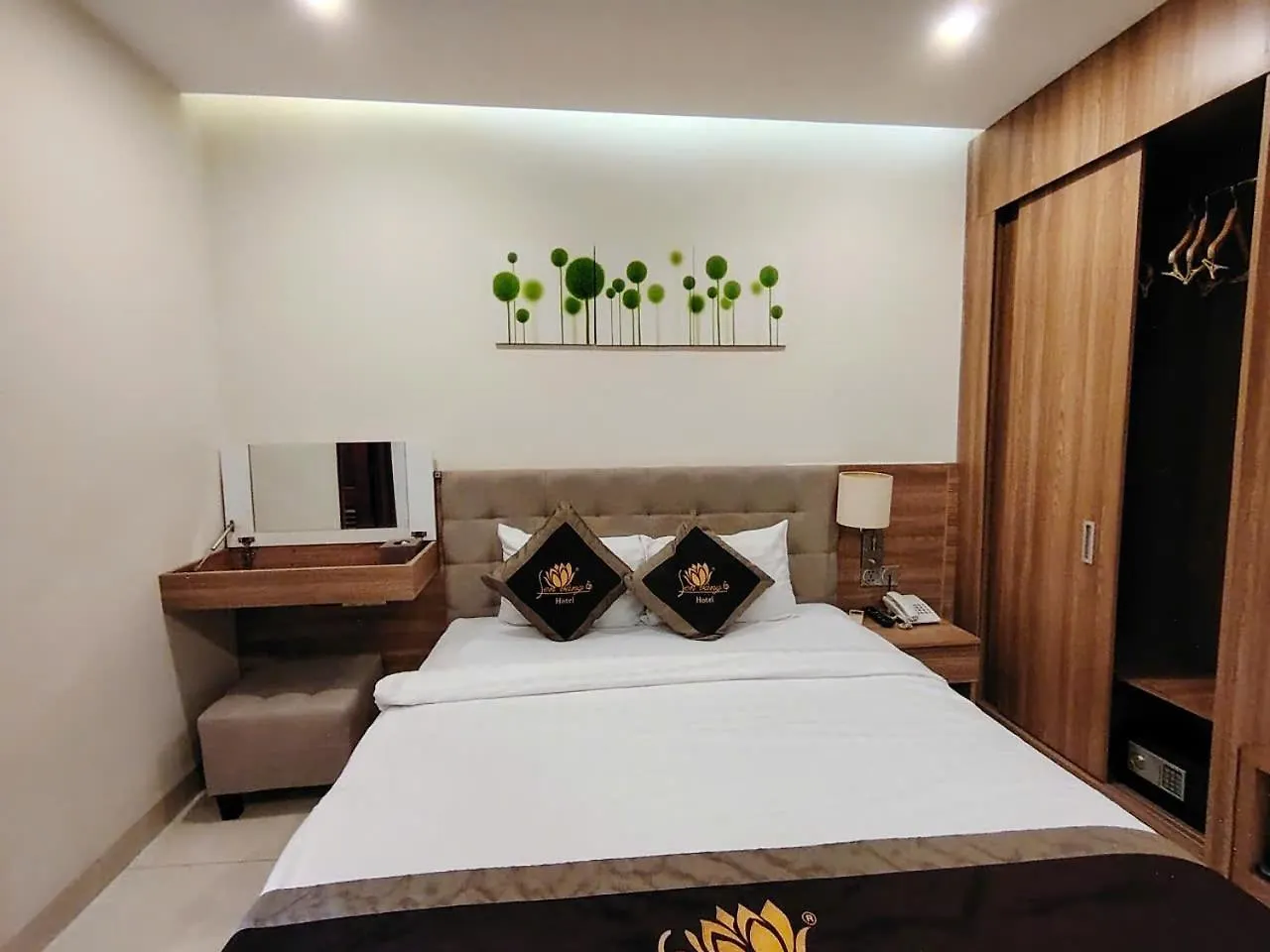 Sen Vang Luxury Hotel Nha Trang Vietnam