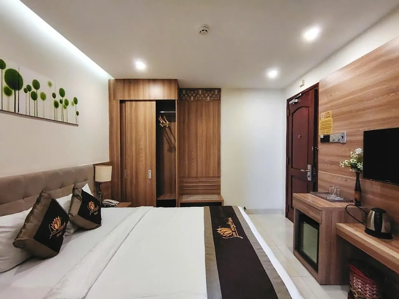 ***  Sen Vang Luxury Hotel Nha Trang Vietnam