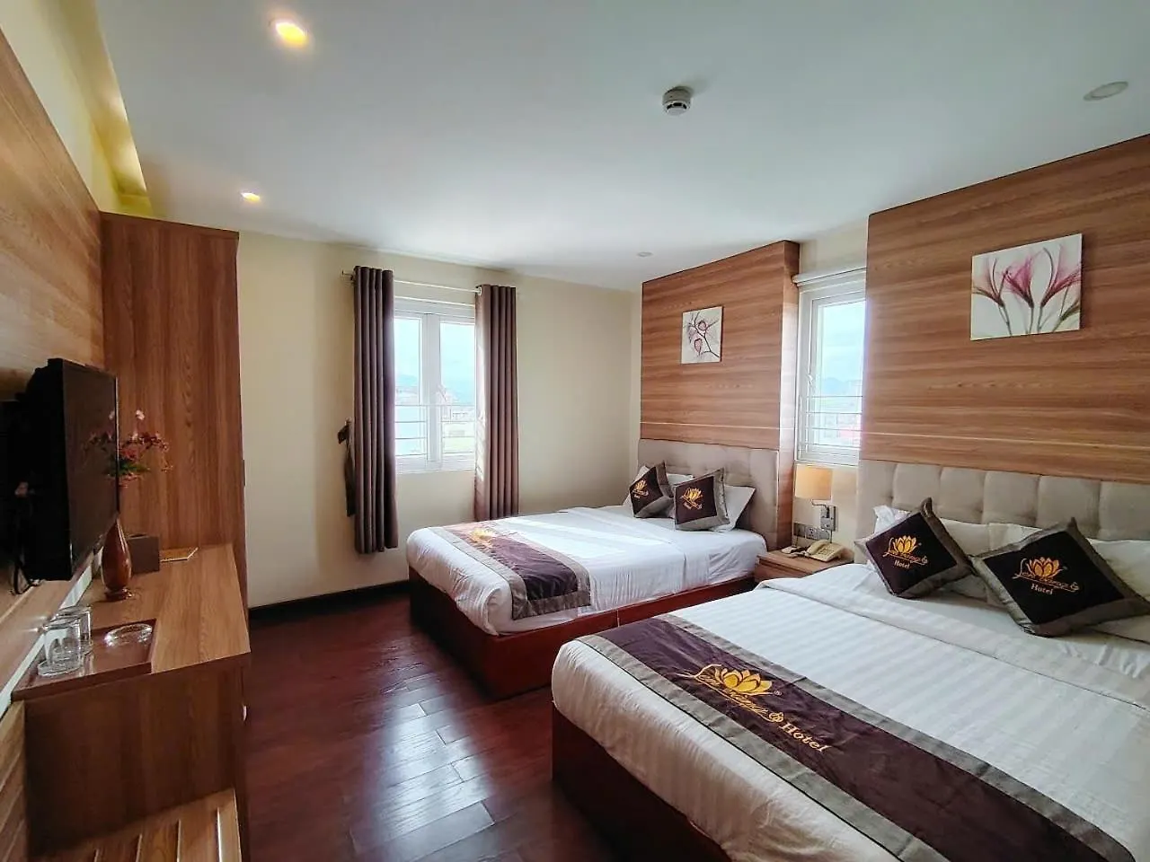 Sen Vang Luxury Hotel elérhetőségei